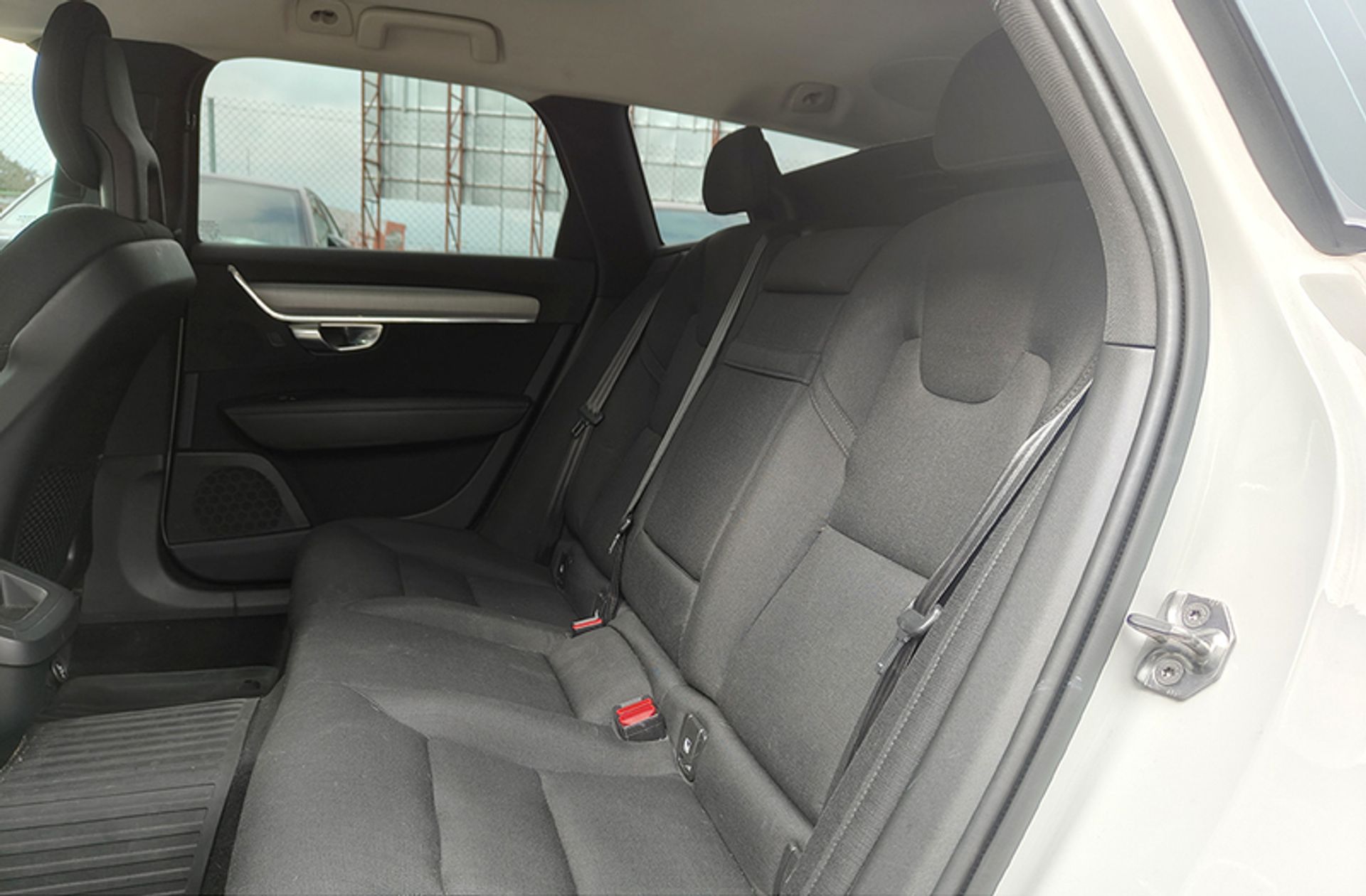 Volvo V90 D4 Momentum - foto 12