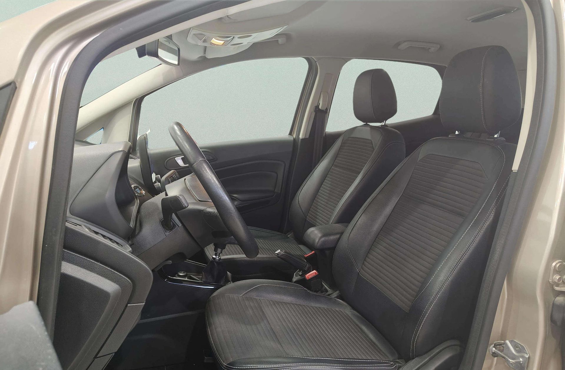 Ford EcoSport 1.0T EcoBoost Titanium - foto 10