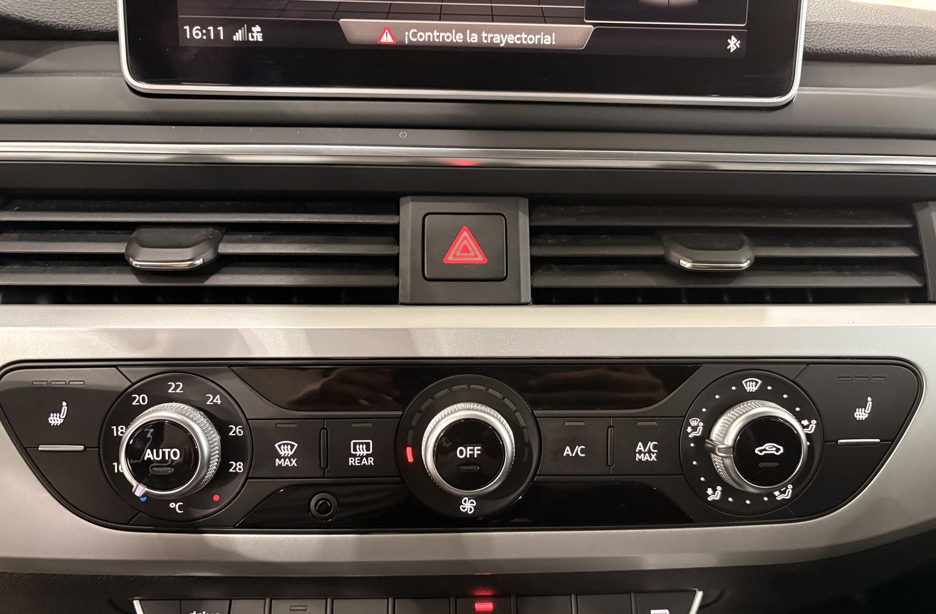 Audi A4 Avant 2.0 TDI quattro S tronic - foto 32