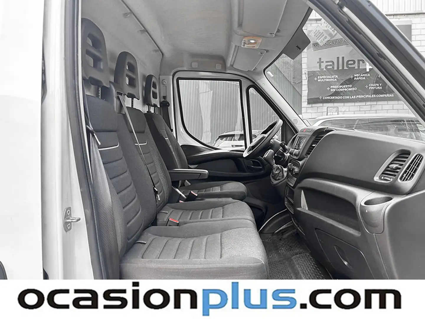 Foto Iveco Daily Iveco Daily Furgon 35S 16H V 3520/H2 Auto (156 CV)
