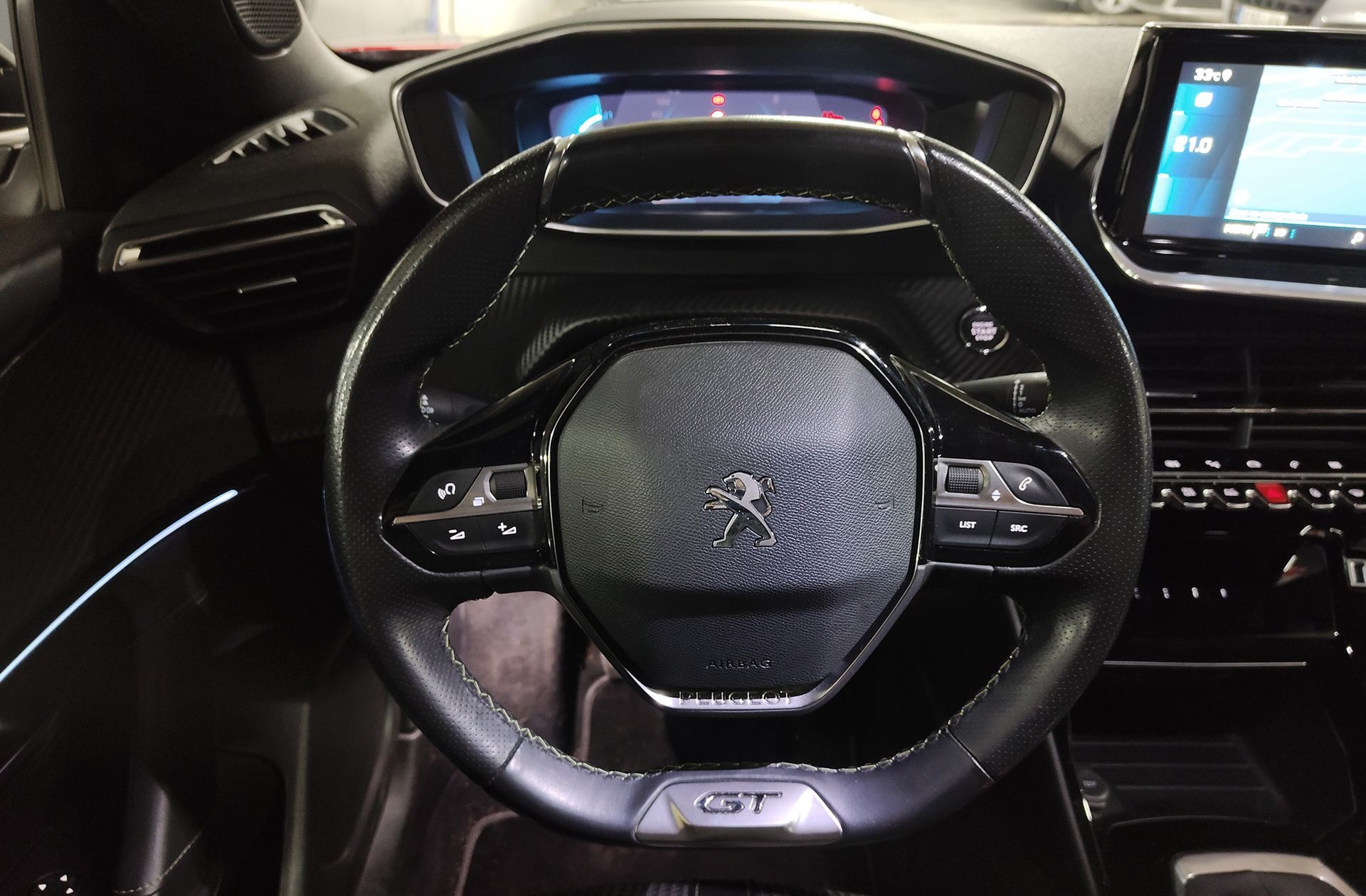 Peugeot 2008 PureTech 130 GT - foto 24