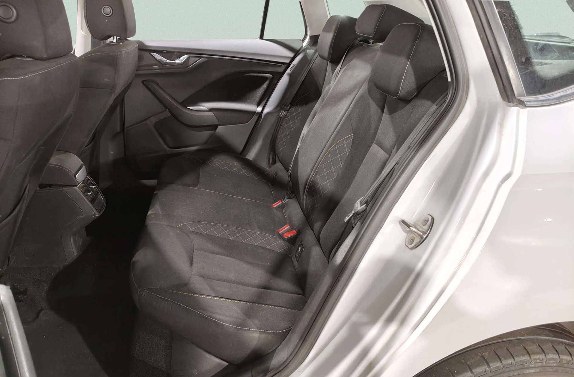 Škoda Kamiq 1.0 TSI Ambition - foto 12