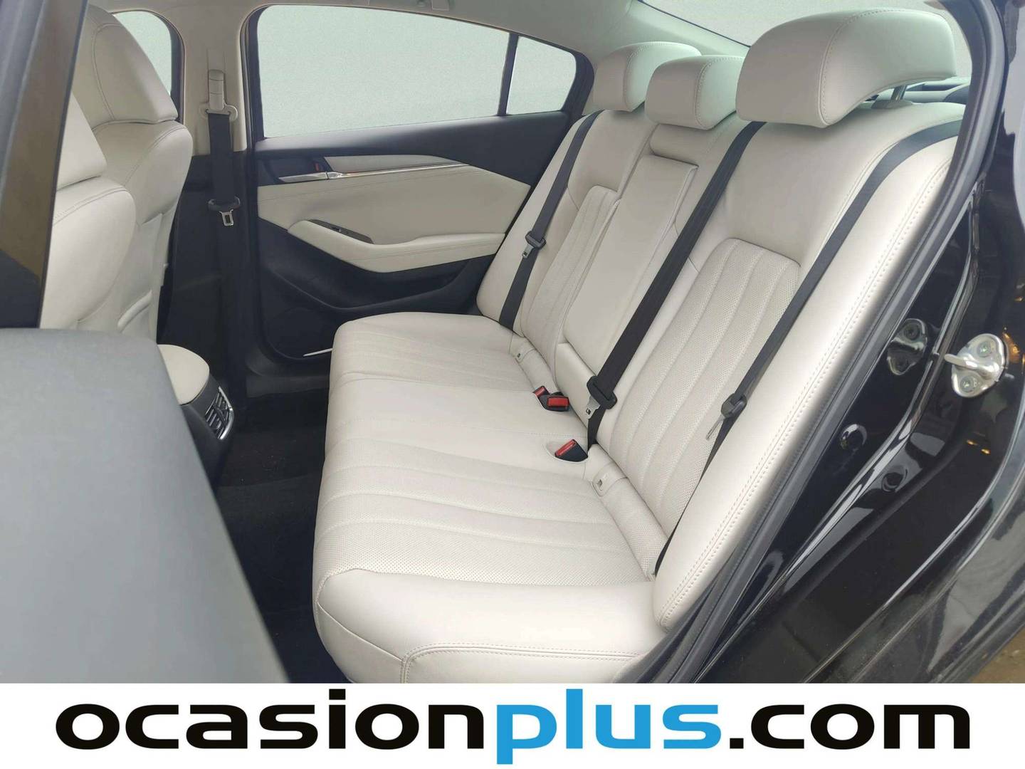 Foto asientos traseros Mazda Mazda6 Mazda Mazda 6 2.0 SKYACTIVE-G Zenith White (145 CV)