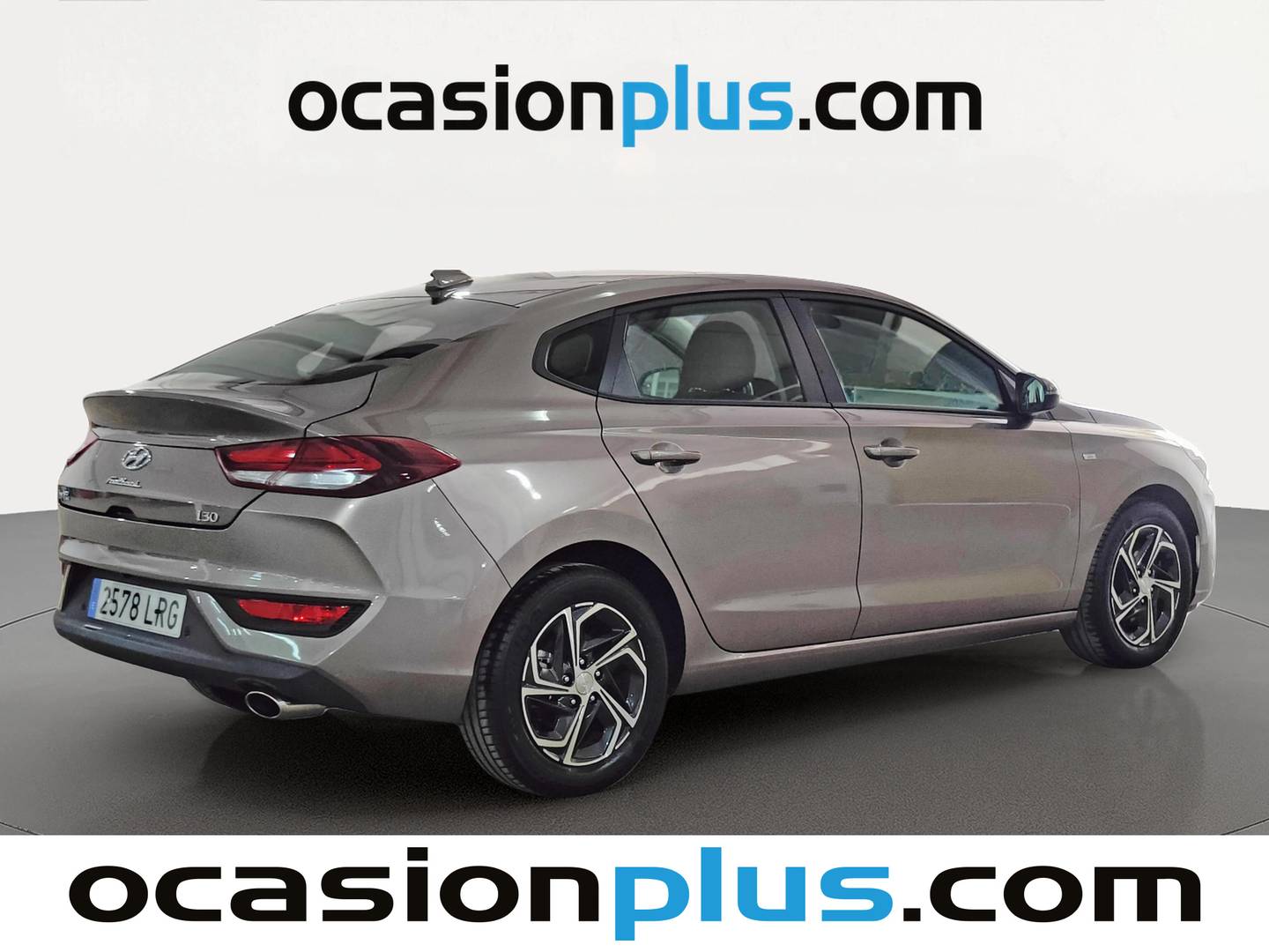 Foto trasera Hyundai i30 Hyundai i30 Fastback 1.0 TGDI 48V Klass (120 CV) derecha
