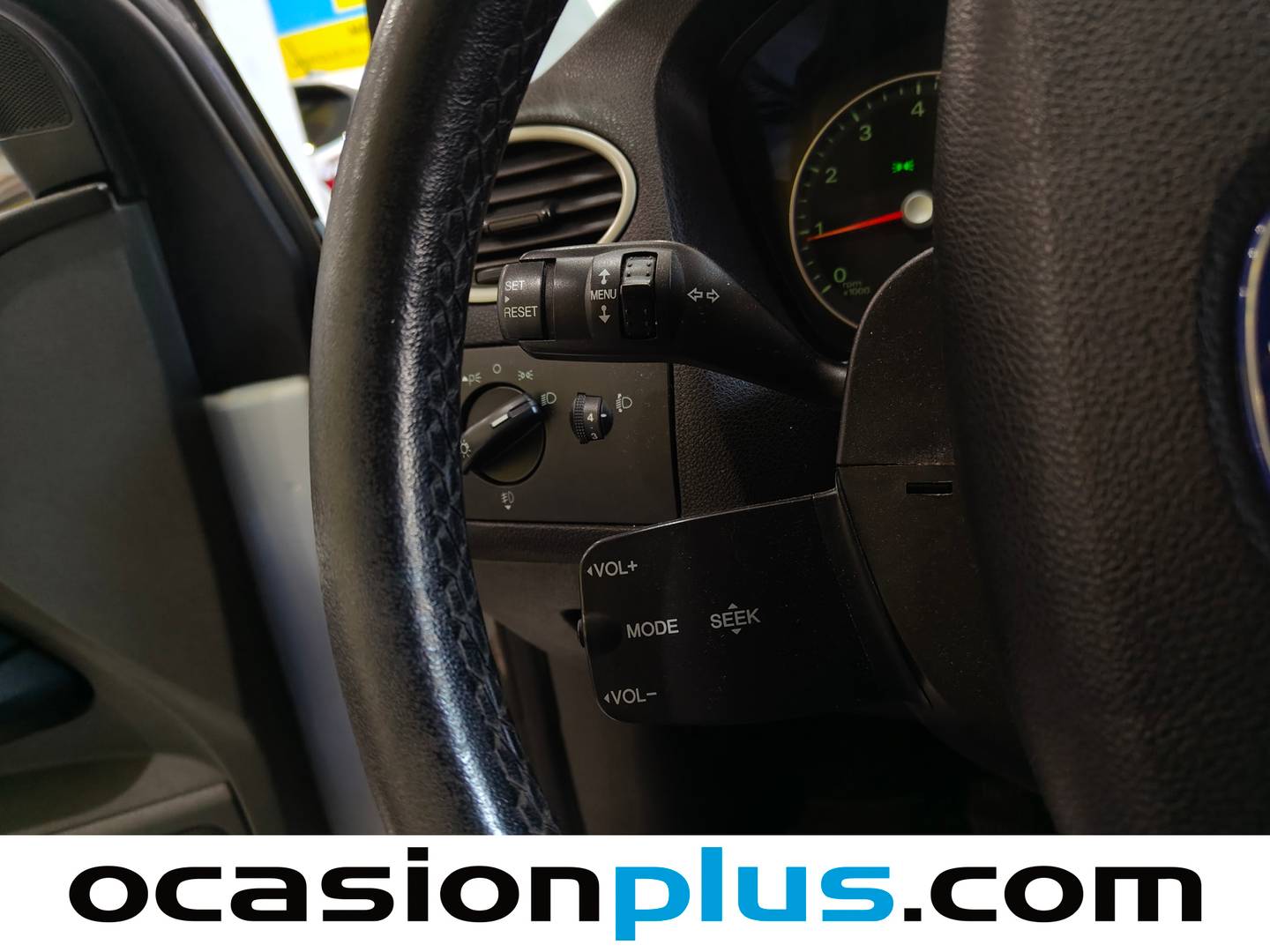 Extras y acabados del Ford Focus Ford Focus 1.6 Trend  (100 CV)