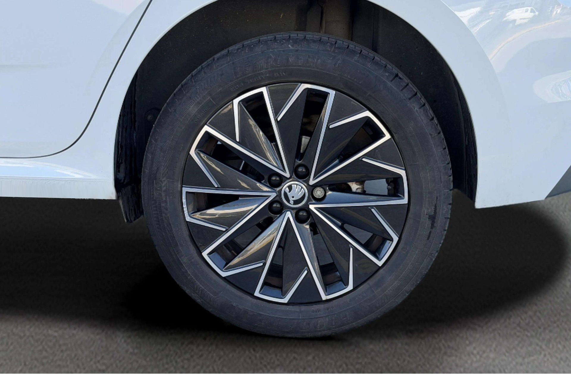 Škoda Kamiq 1.0 TSI Ambition - foto 32