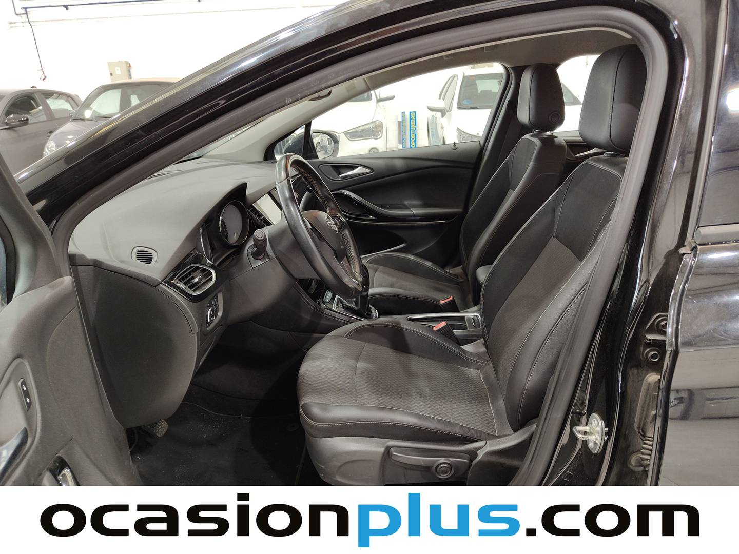 Foto asientos delanteros Opel Astra Opel Astra 1.6 CDTi Excellence (110 CV)