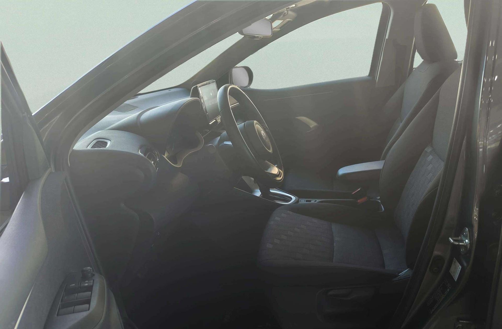 Toyota Yaris 120H Active Plus - foto 8