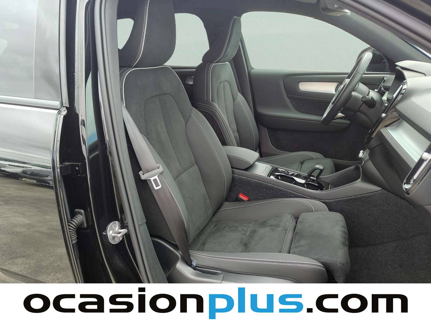 Volvo XC40 Volvo XC40 B3 Gasolina Mild hybrid Plus Dark Auto (163 CV) de ocasión