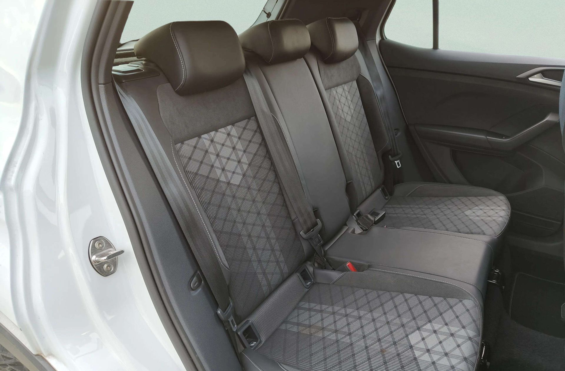 Volkswagen T-Cross R-Line 1.0 TSI DSG - foto 20
