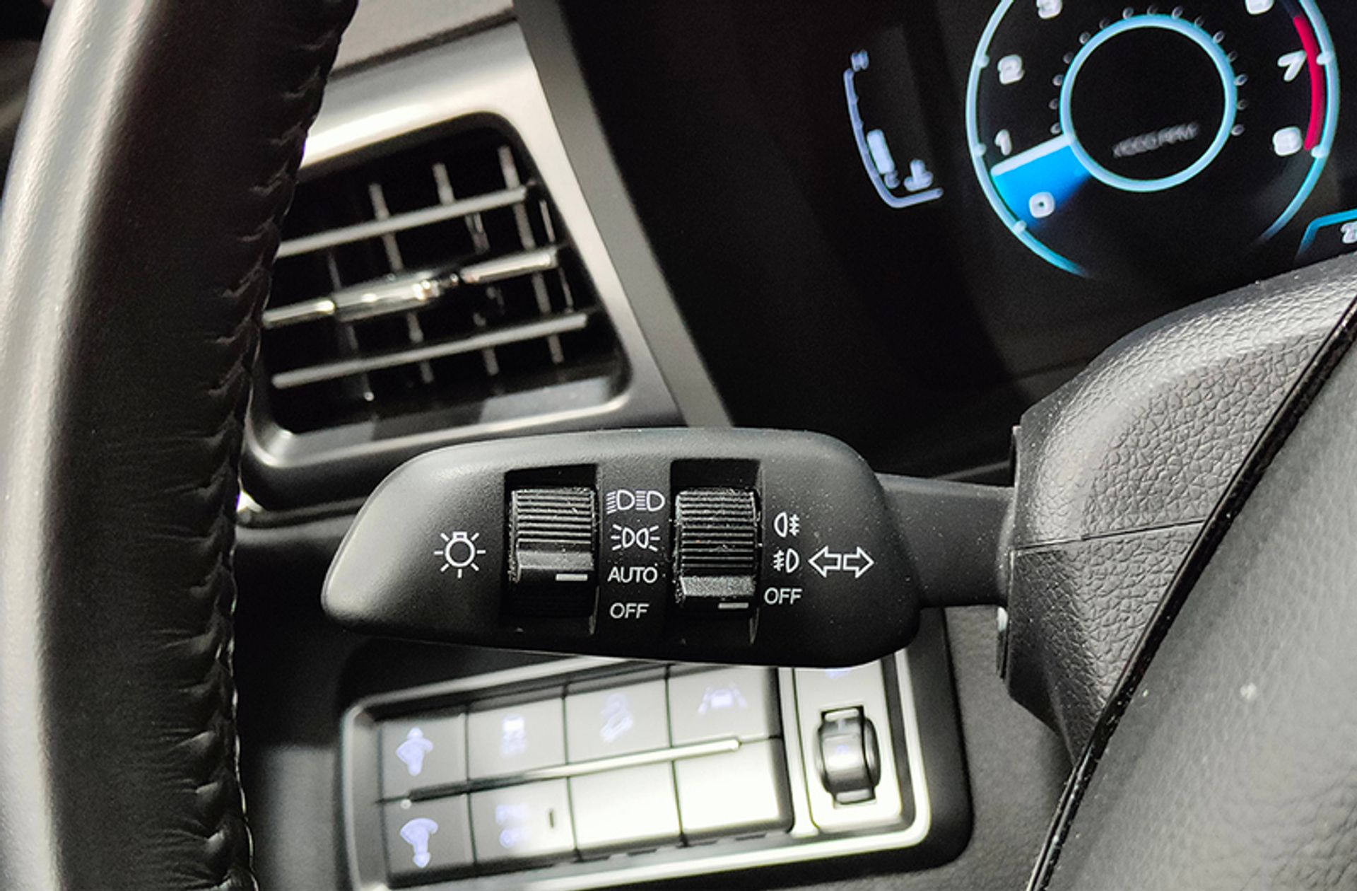 SsangYong Tivoli G15T Limited - foto 25