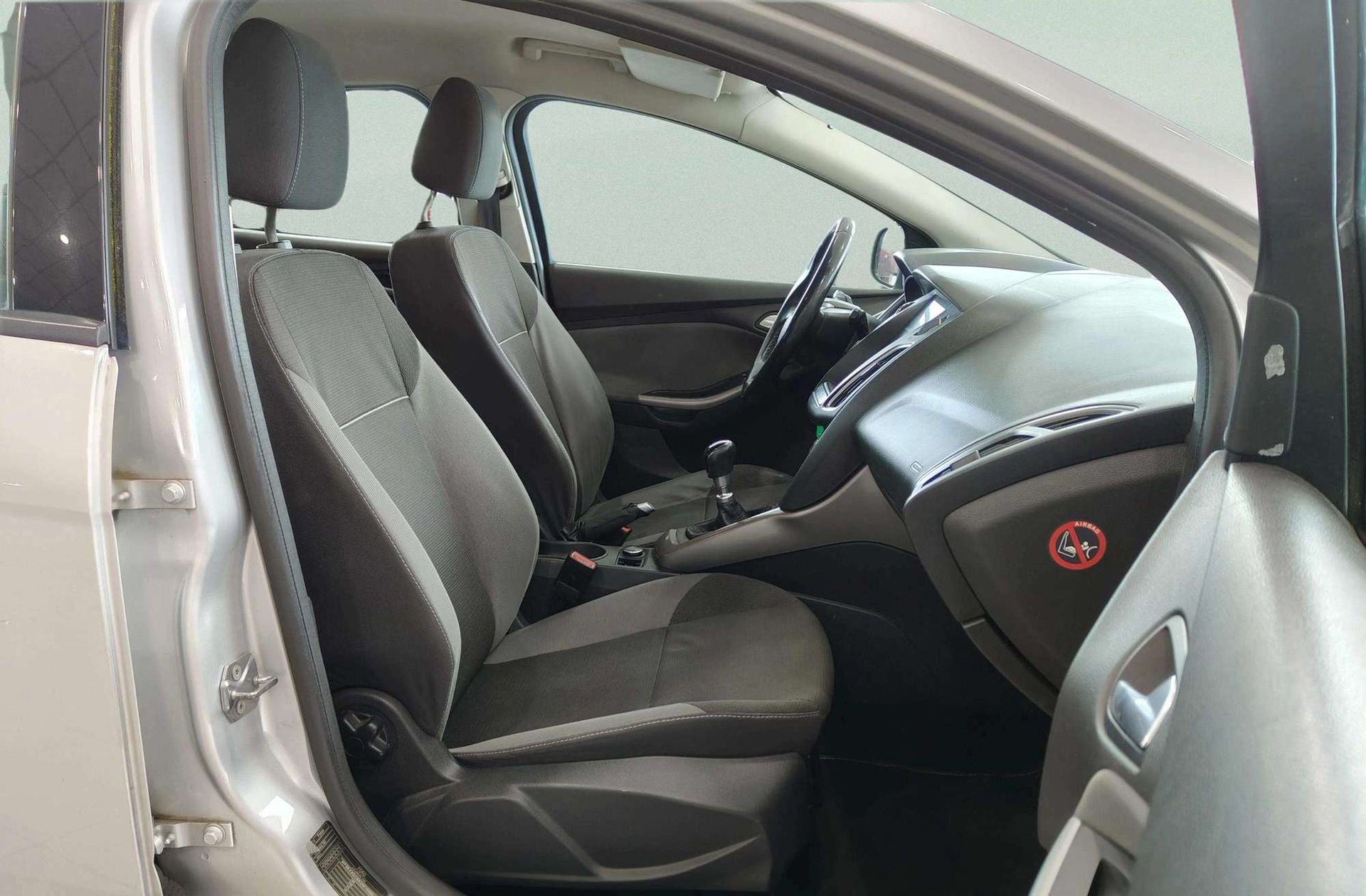 Ford Focus 1.6 TDCi Trend - foto 15