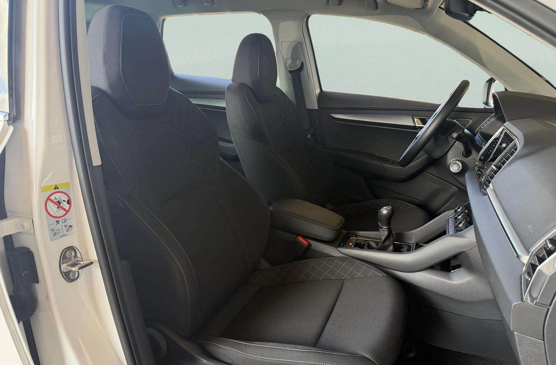Škoda Karoq 1.0 TSI Ambition - foto 17