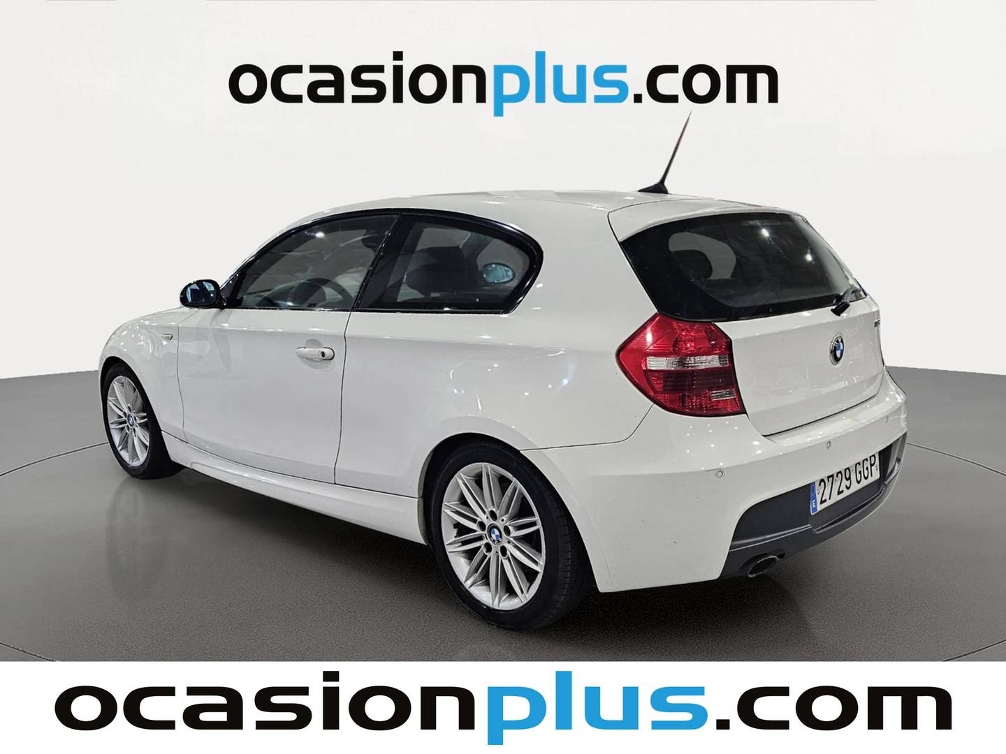 Foto trasera BMW Serie 1 BMW Serie 1 118d (143 CV) PACK M derecha
