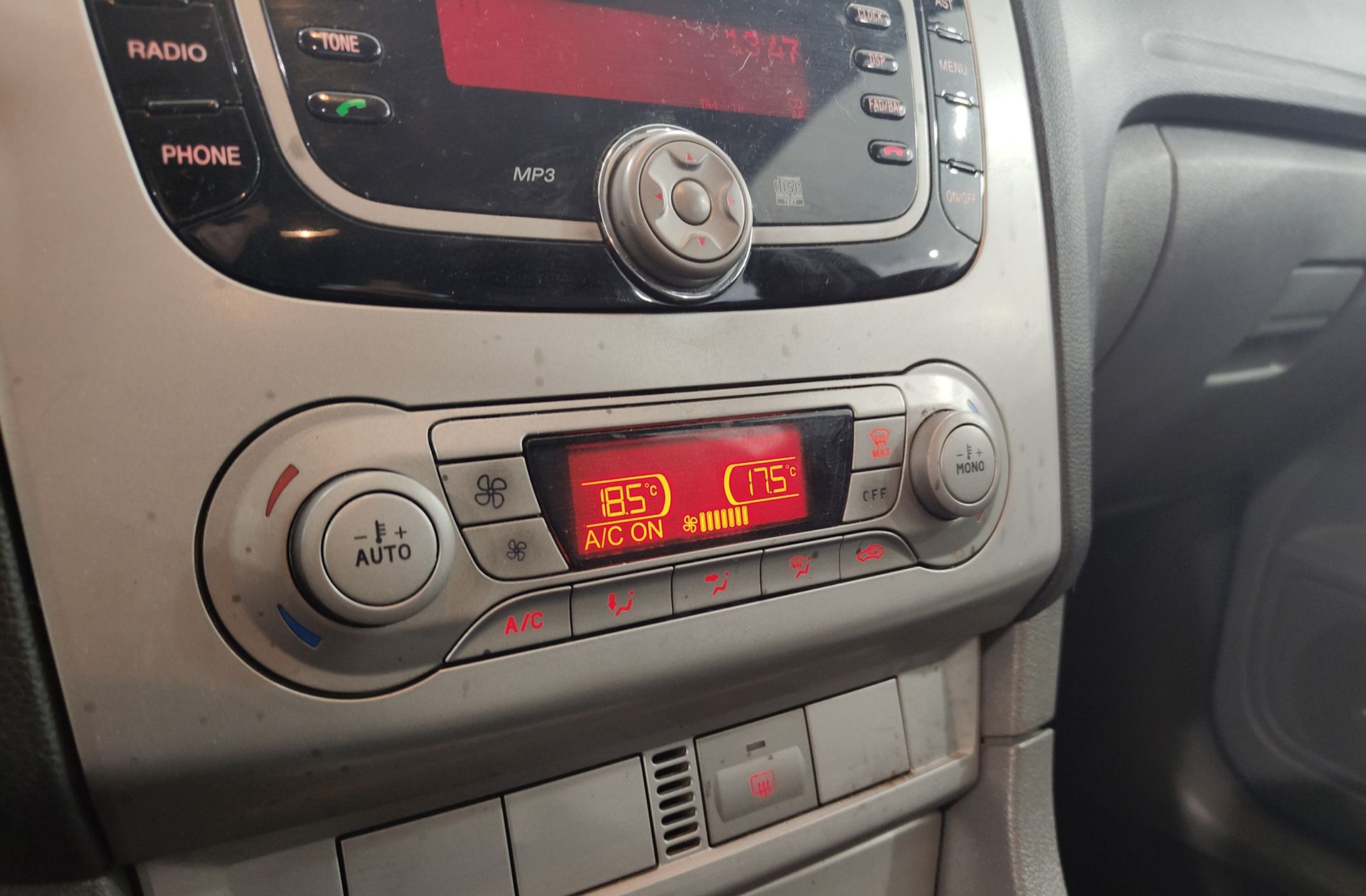 Ford Focus 1.6 TDCi Trend - foto 24