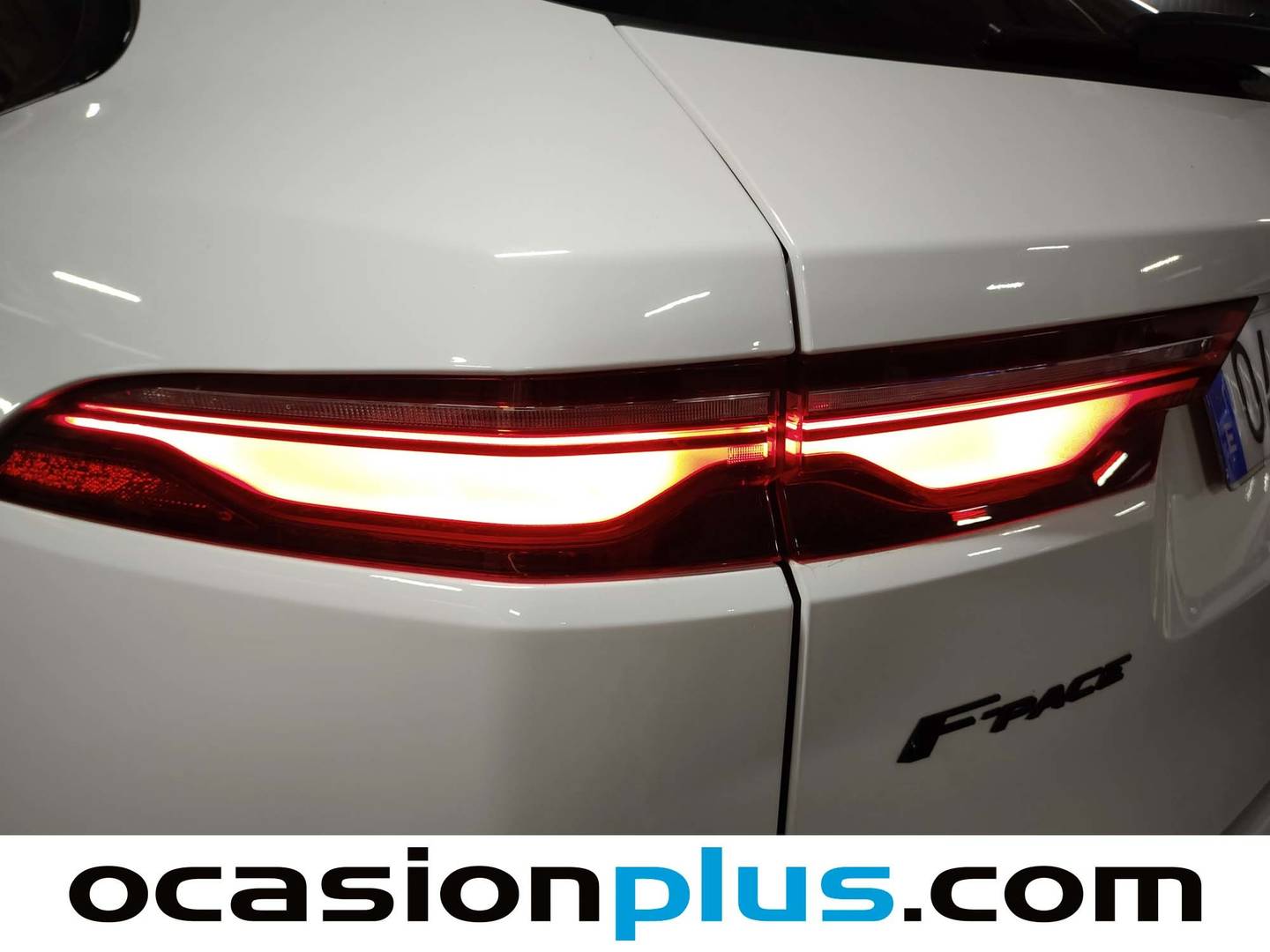 Foto Jaguar F-Pace Jaguar F-PACE 2.0D I4 MHEV Standard S AWD Auto  (204 CV)