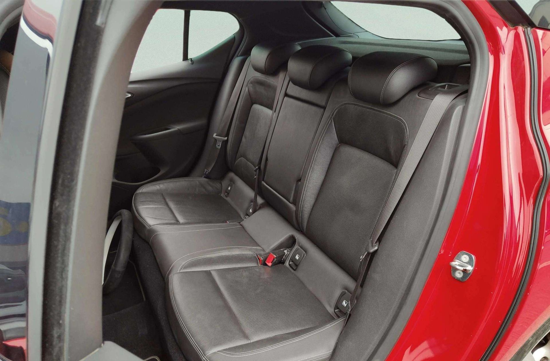 Opel Astra 1.4 Turbo GSi Line - foto 14