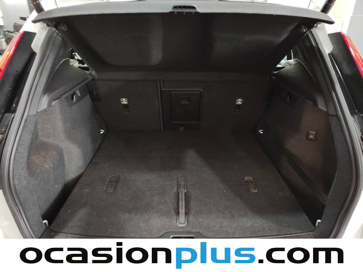 Fotos maletero Volvo XC40 Volvo XC40 T3 Business Plus Auto  (163 CV)