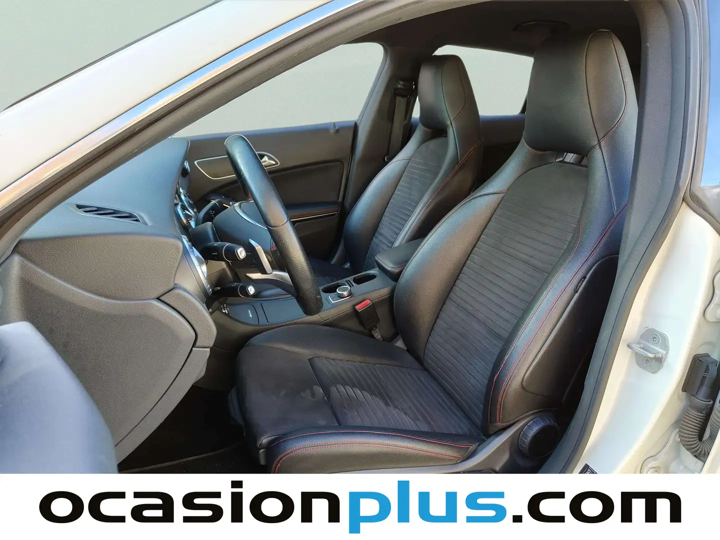 Foto Mercedes CLA Mercedes-Benz CLA Shooting Brake 200 d AMG Line (136 CV)