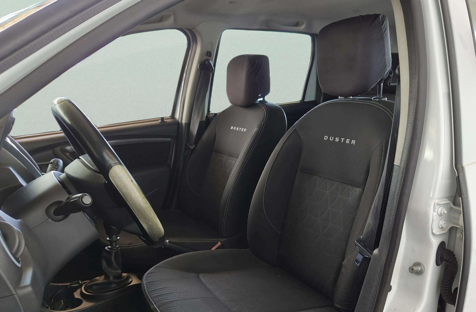 Dacia Duster Laureate dCi - foto 9