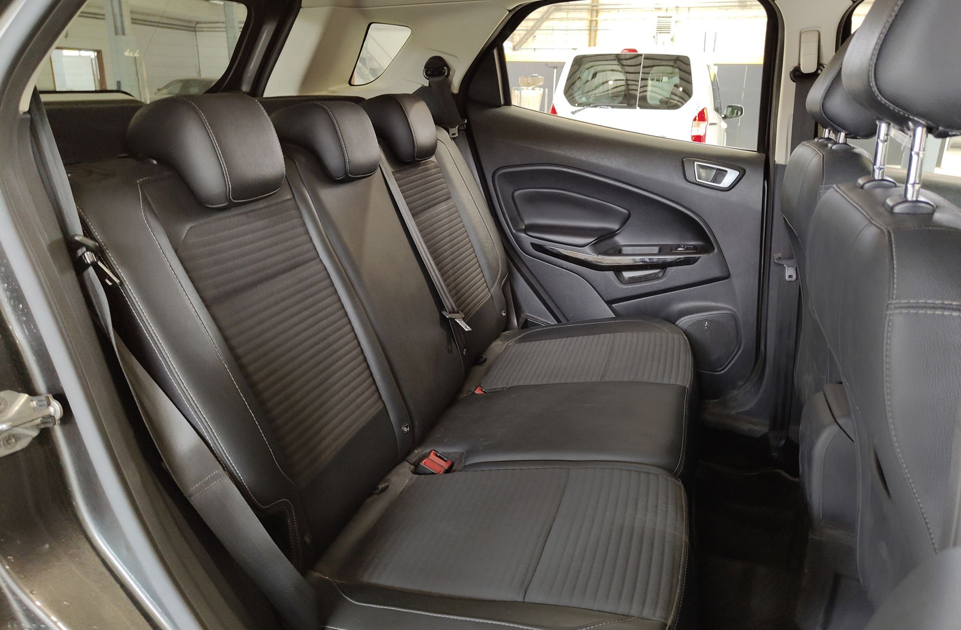 Ford EcoSport 1.0T EcoBoost Titanium - foto 15