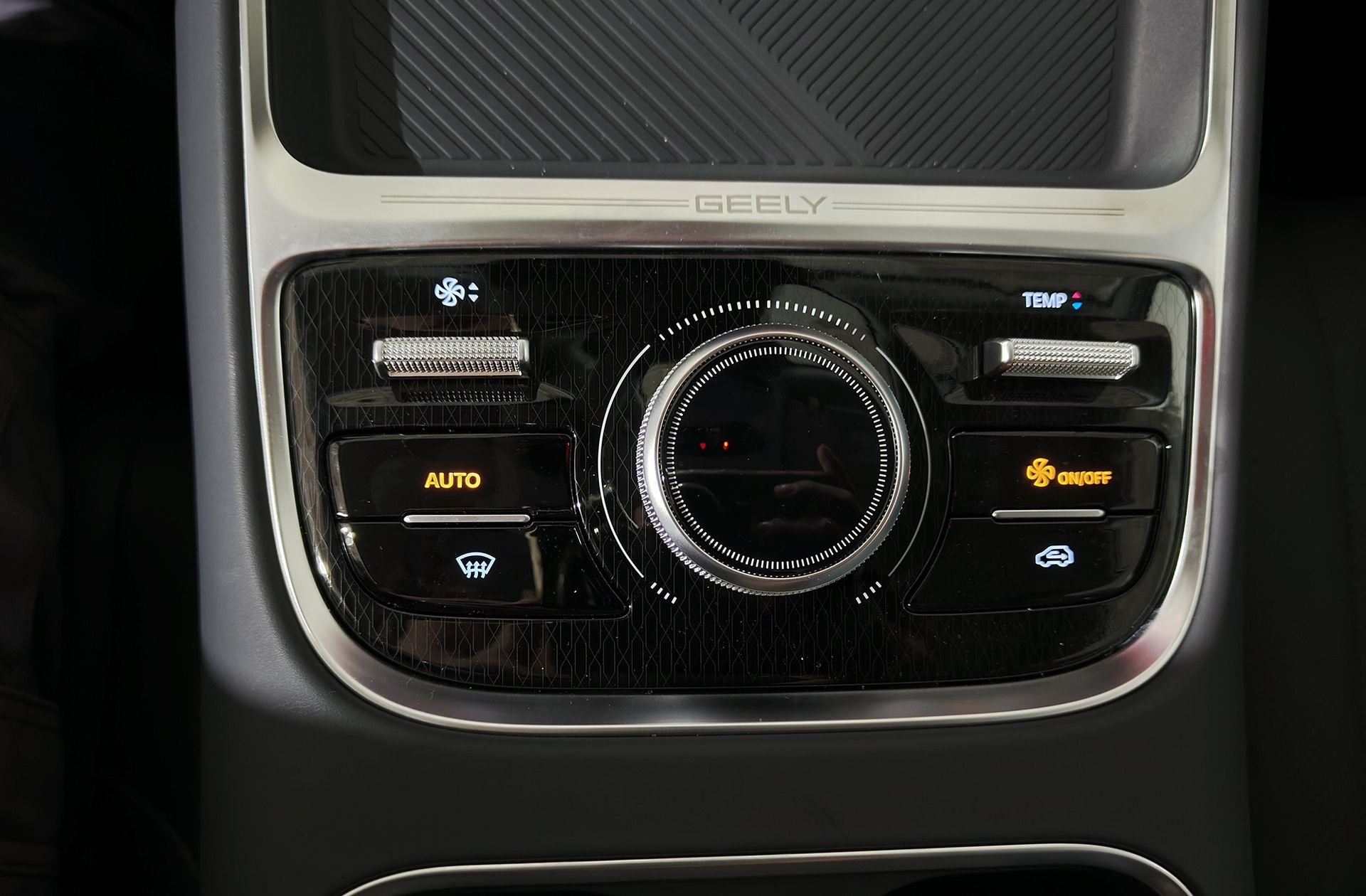 Geely Starray EM-i 1.5 PHEV Pro - foto 33