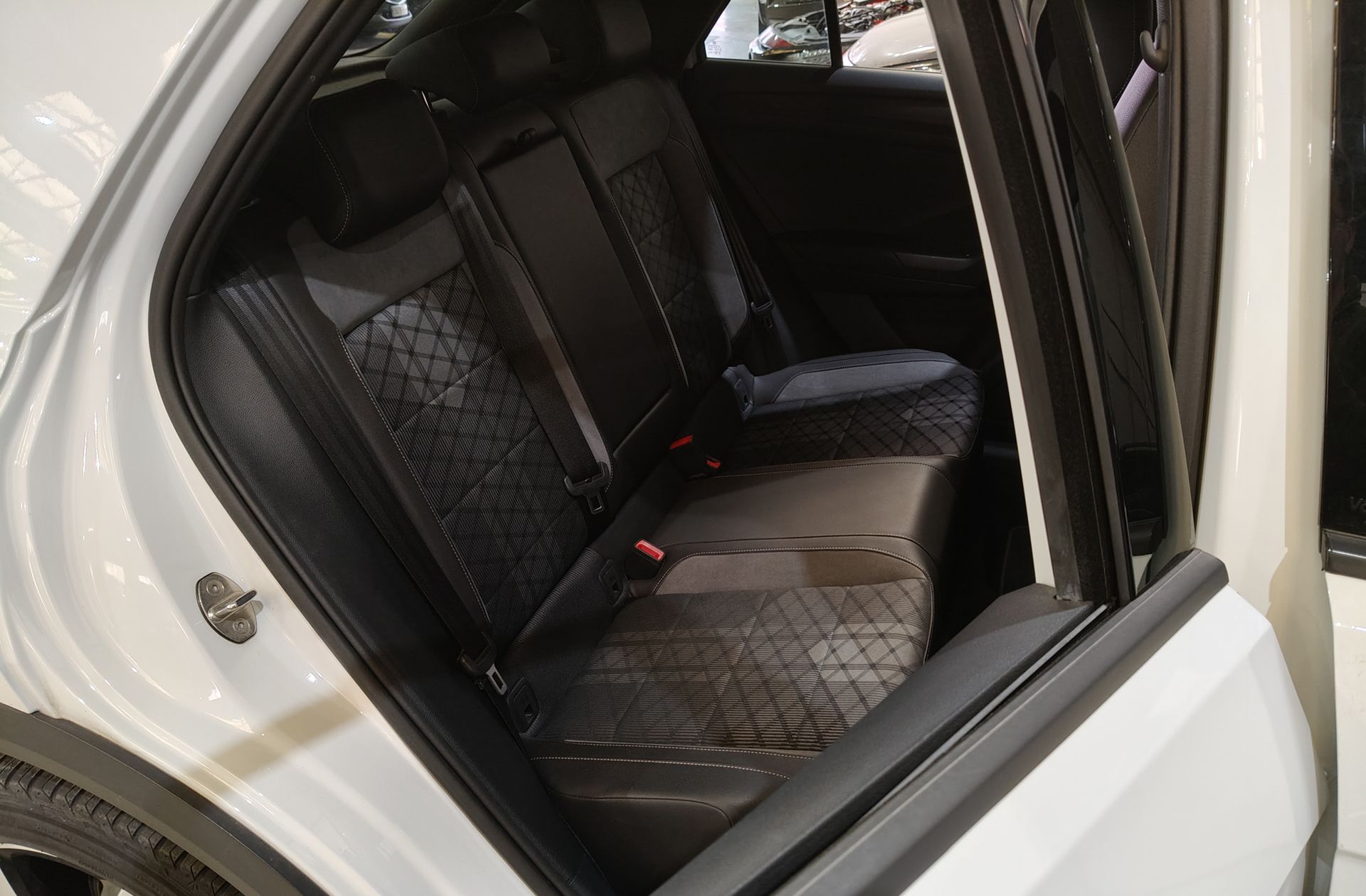 Volkswagen T-Roc R-Line 2.0 TDI DSG - foto 20