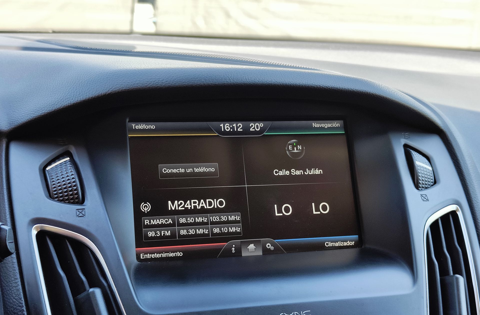 Ford Focus 1.0 EcoBoost Titanium - foto 31