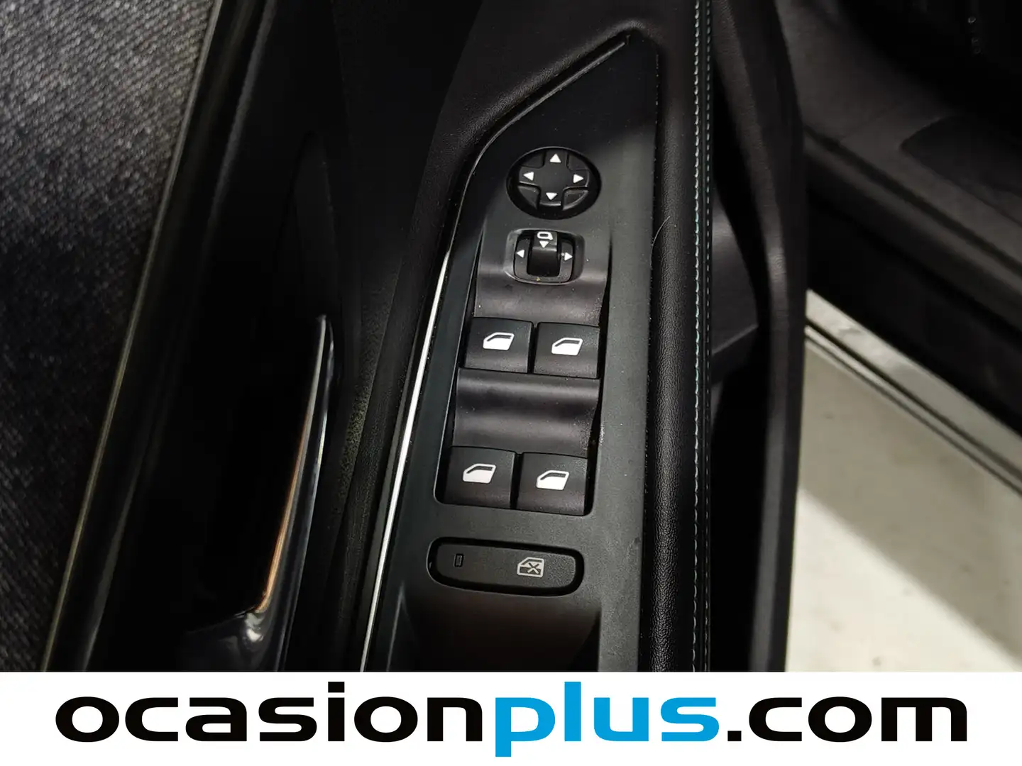 Foto Peugeot 5008 Peugeot 5008 PureTech 130 S&S Allure Pack EAT8  (130 CV) 7 Plazas