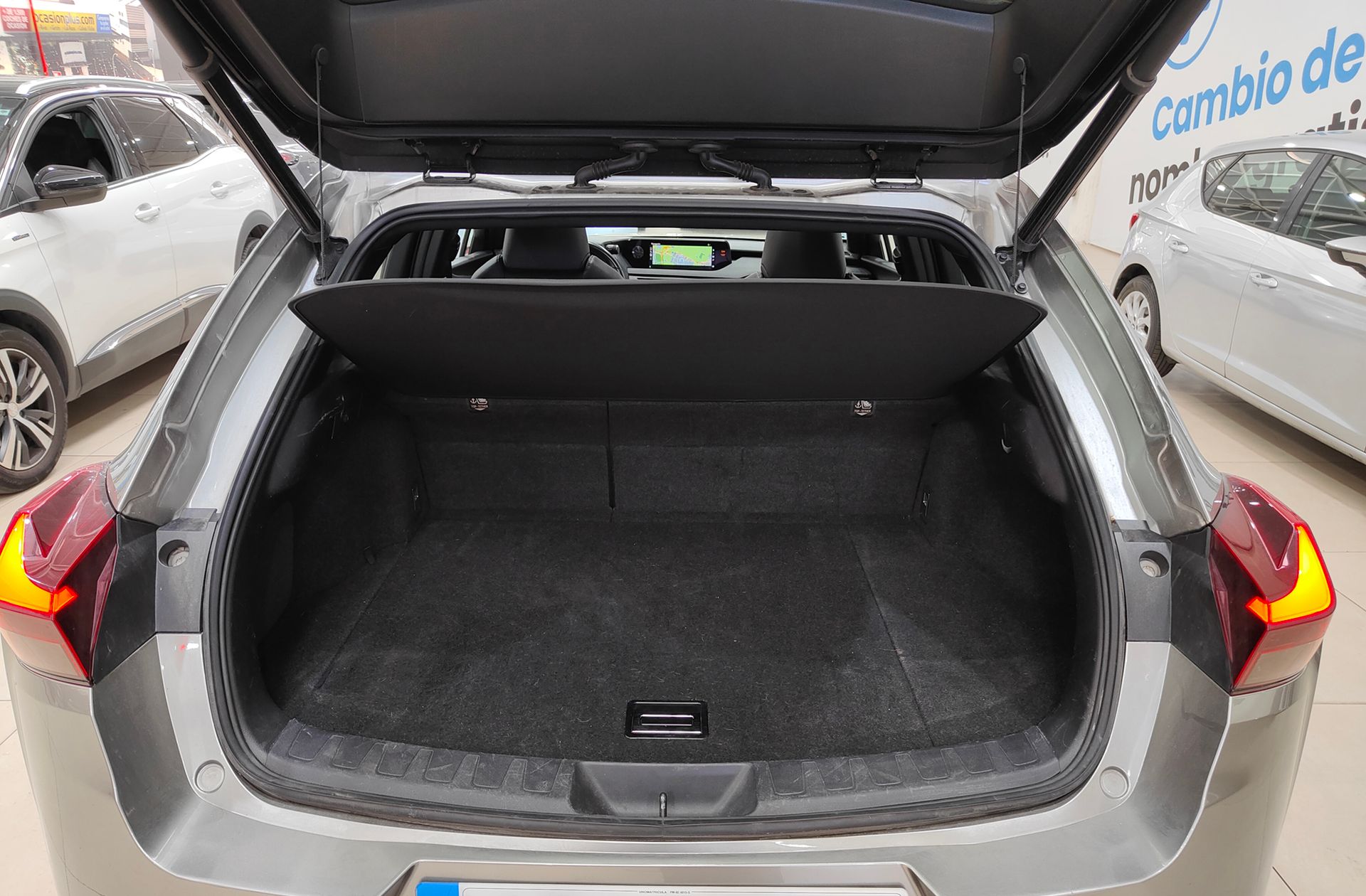 Lexus UX 250h Luxury - foto 19