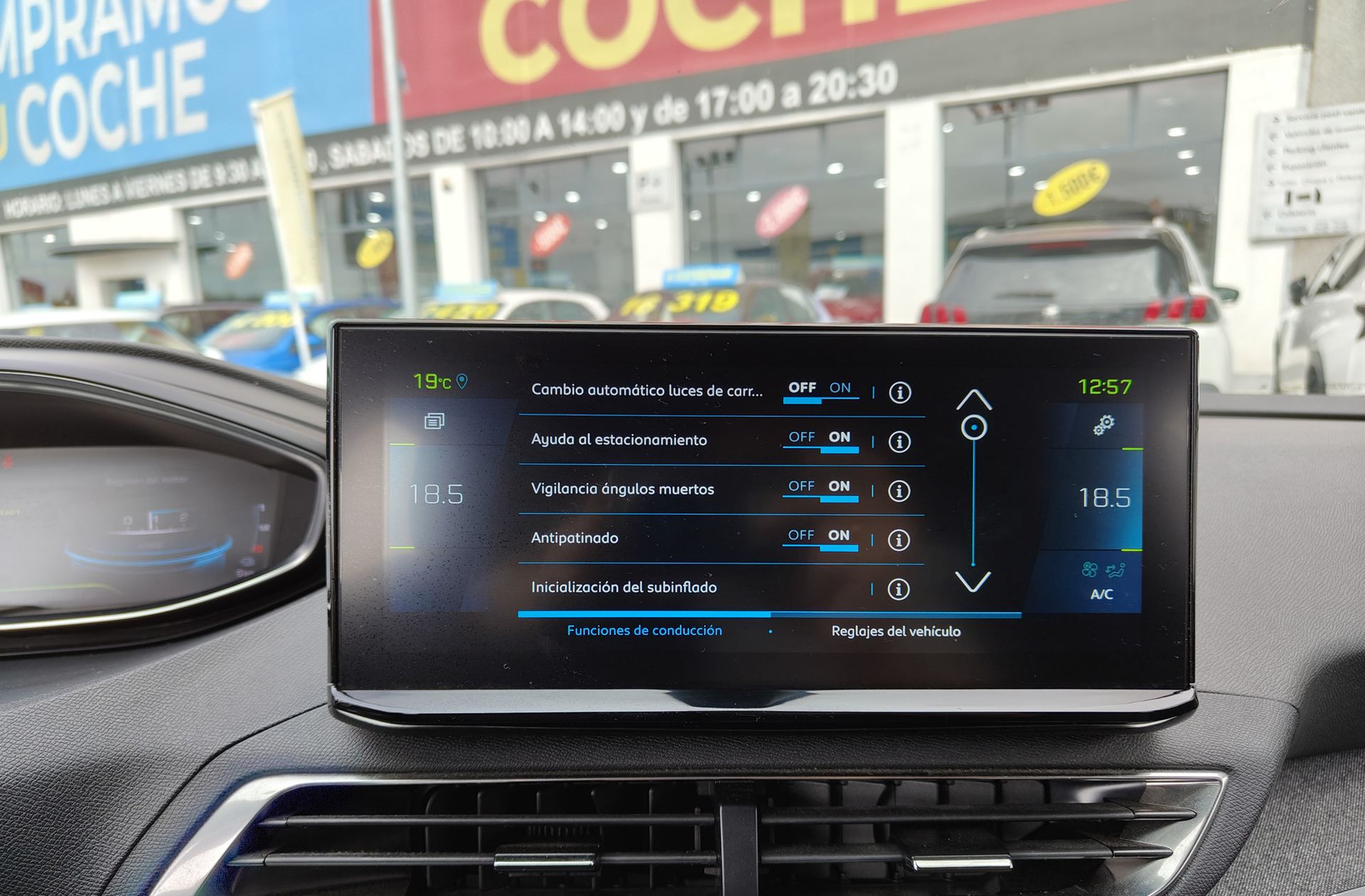 Peugeot 3008 300 Allure Pack e-EAT8 - foto 31