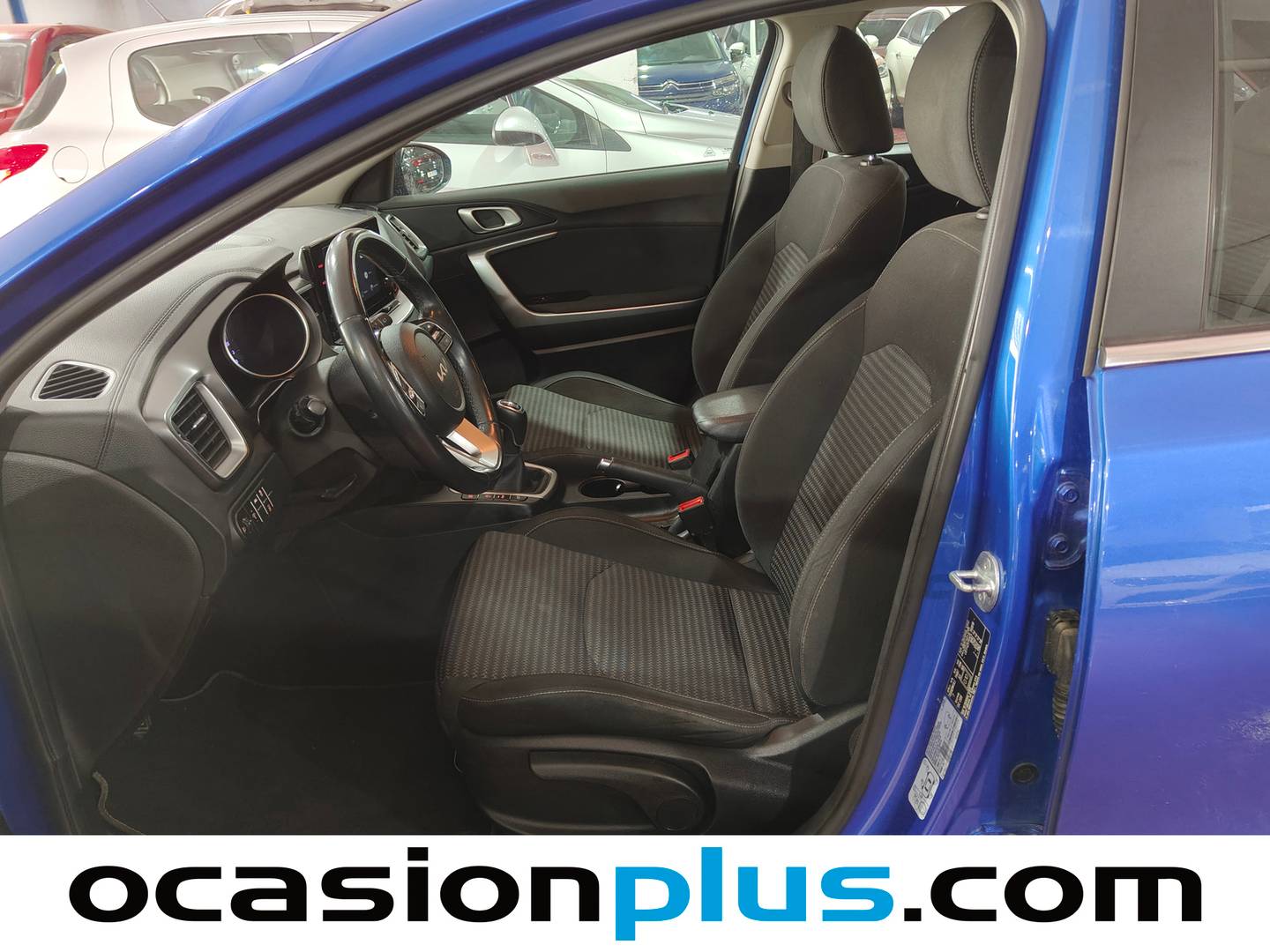 Foto asientos delanteros KIA Ceed KIA Ceed 1.6 MHEV iMT Drive (136 CV)