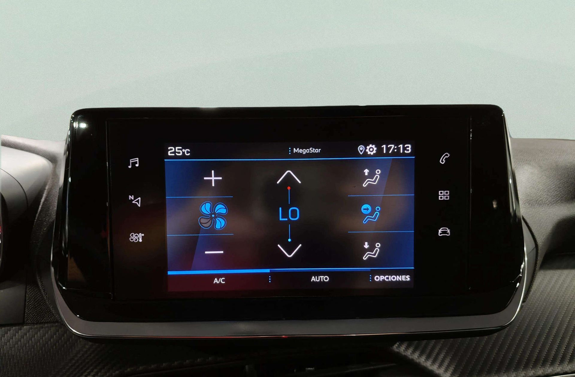 Peugeot 2008 PureTech 100 Allure - foto 31