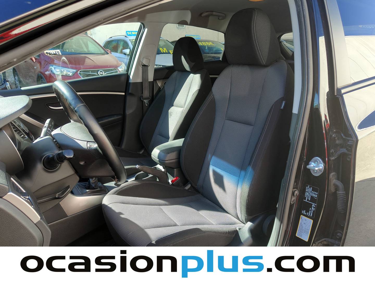 Foto asientos delanteros Hyundai i30 Hyundai i30 1.4 Go ! (100 CV)