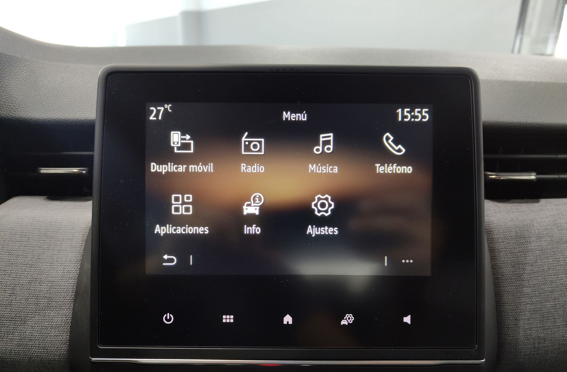 Renault Clio Evolution E-Tech full hybrid 145 - foto 29