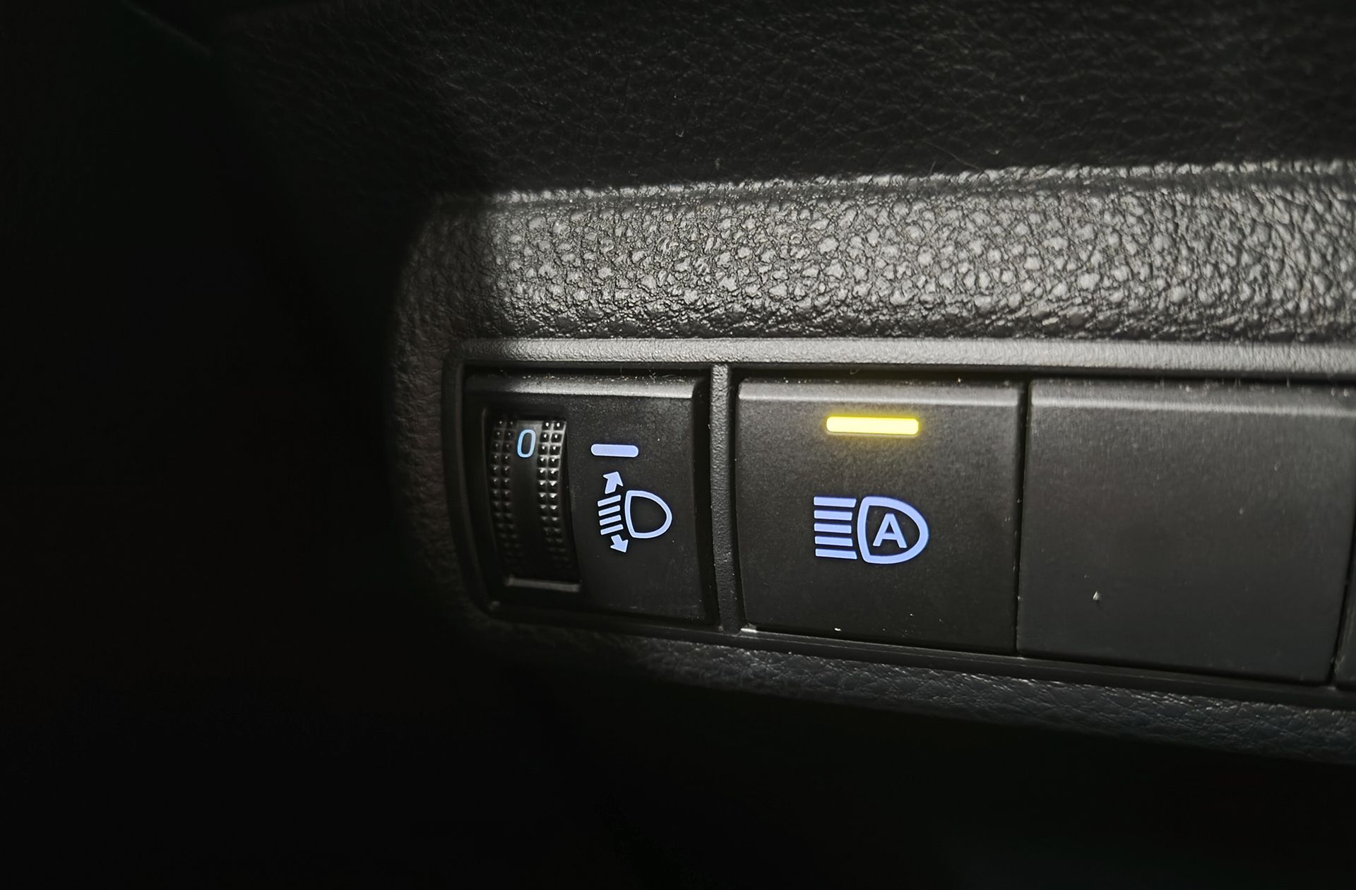 Toyota Corolla 180H Feel! E-CVT - foto 21