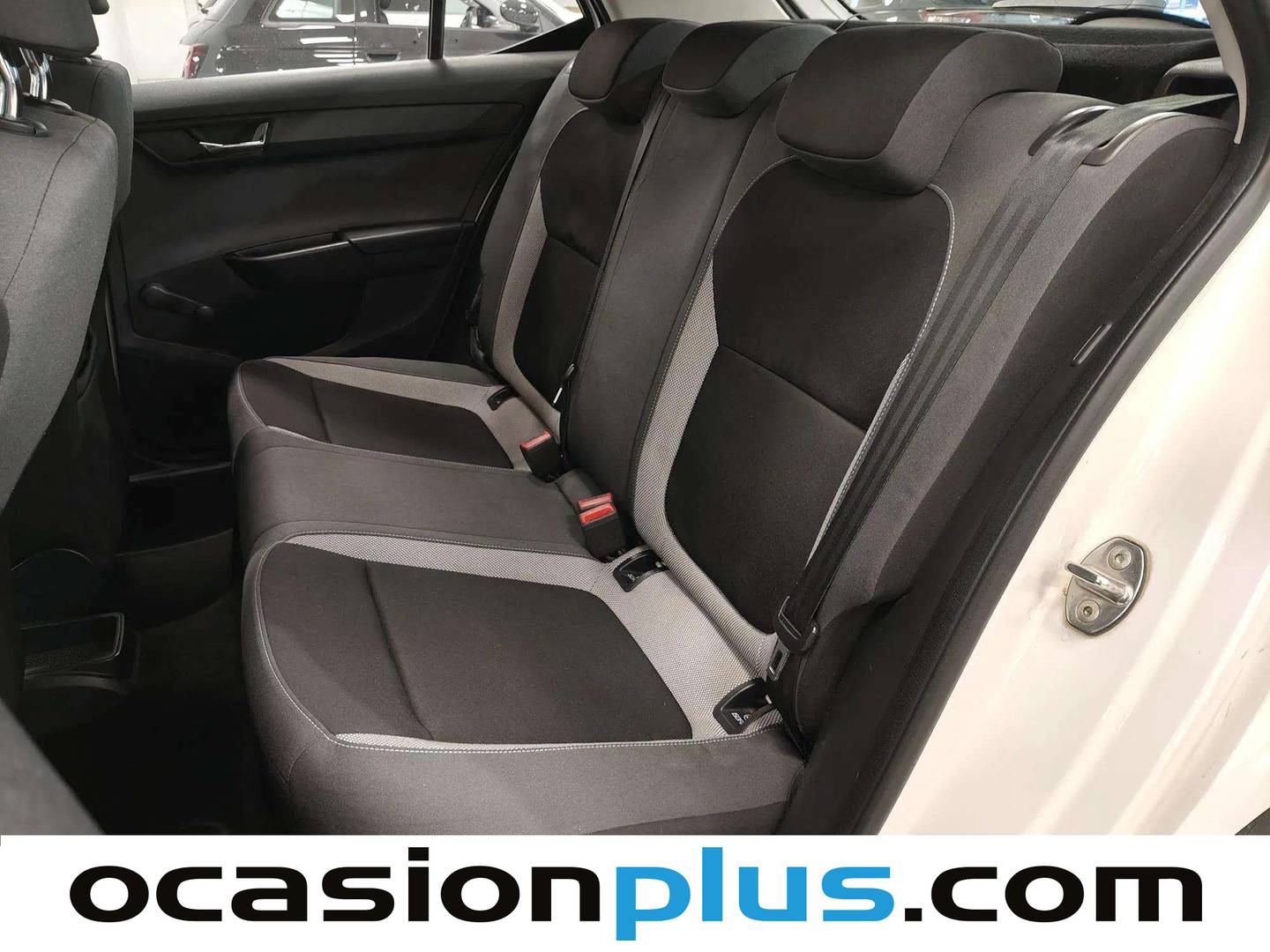 Foto asientos traseros Skoda Fabia Skoda Fabia 1.0 MPI Ambition (75 CV)