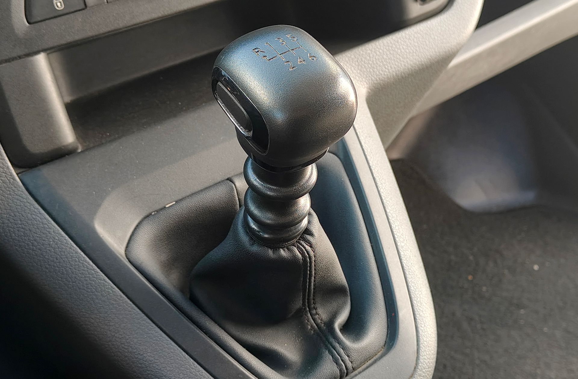 Peugeot Expert Furgon BlueHDi 120 Pro Standard - foto 5