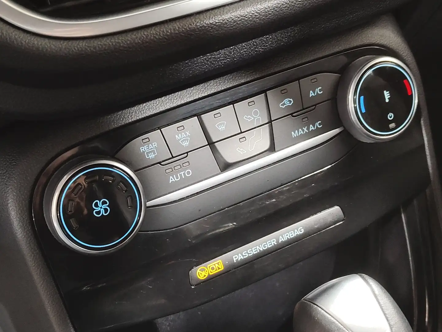 Foto Ford Puma Ford Puma 1.0 EcoBoost MHEV ST-Line X Auto (125 CV)