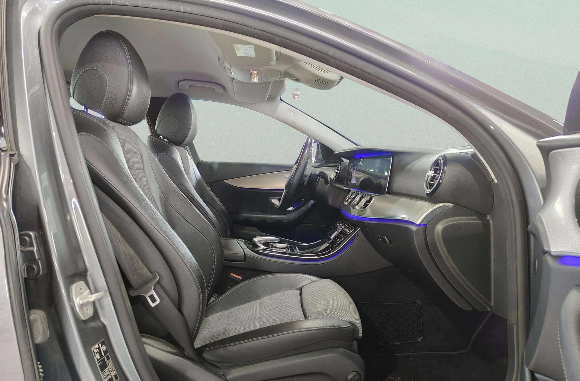 Mercedes-Benz Clase E E 220 d Pack AMG - foto 19