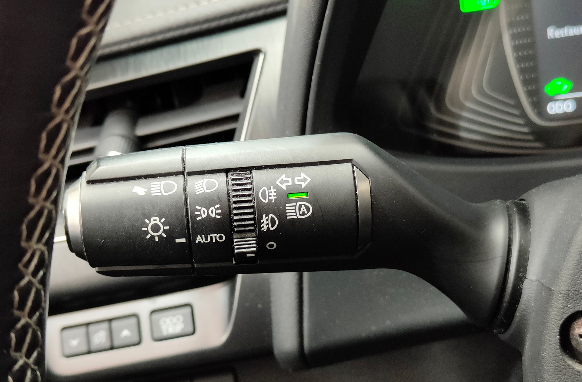 Lexus UX 250h Luxury - foto 29