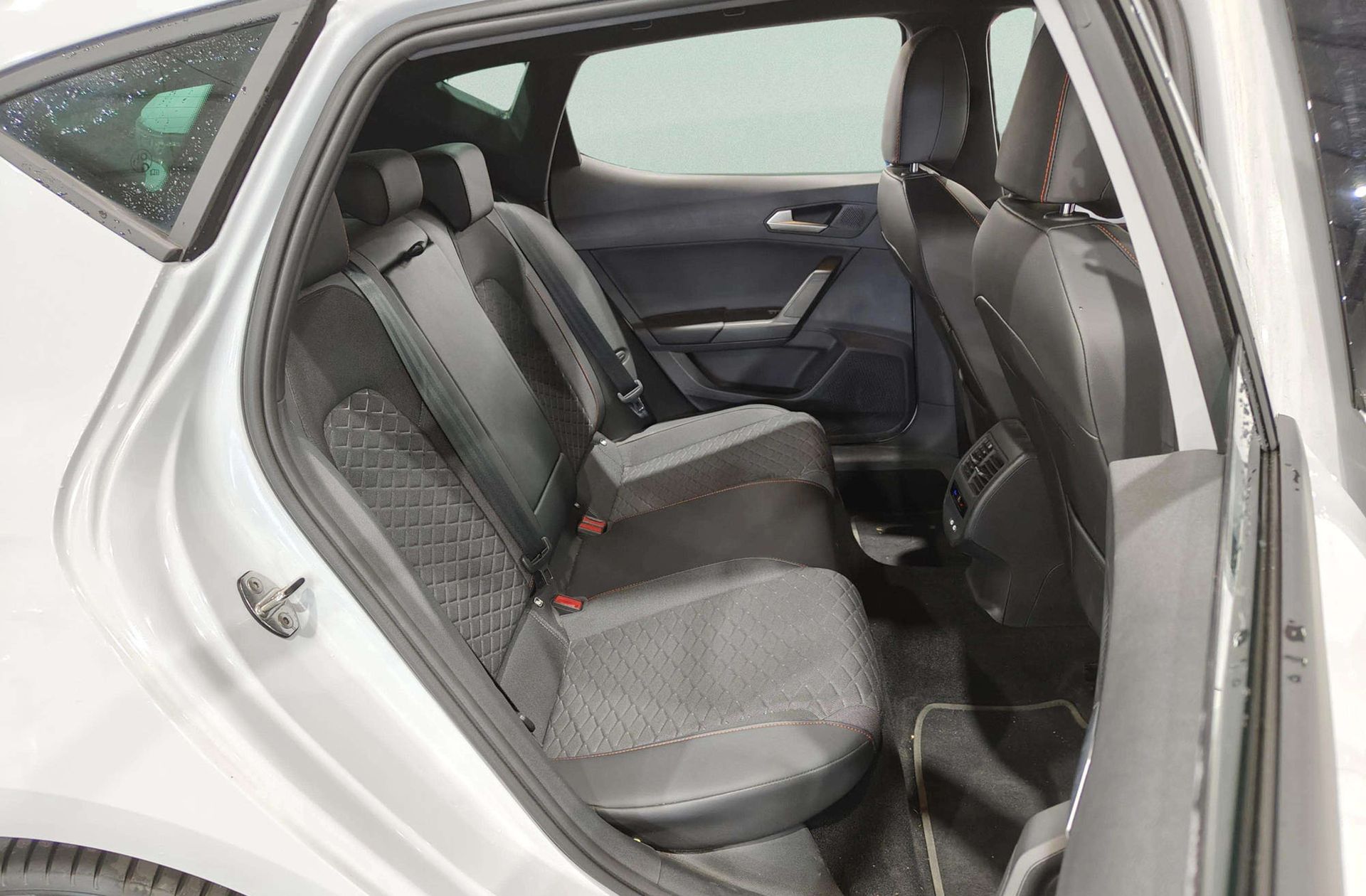 SEAT León 1.0 eTSI FR 25 Aniversario DSG - foto 18