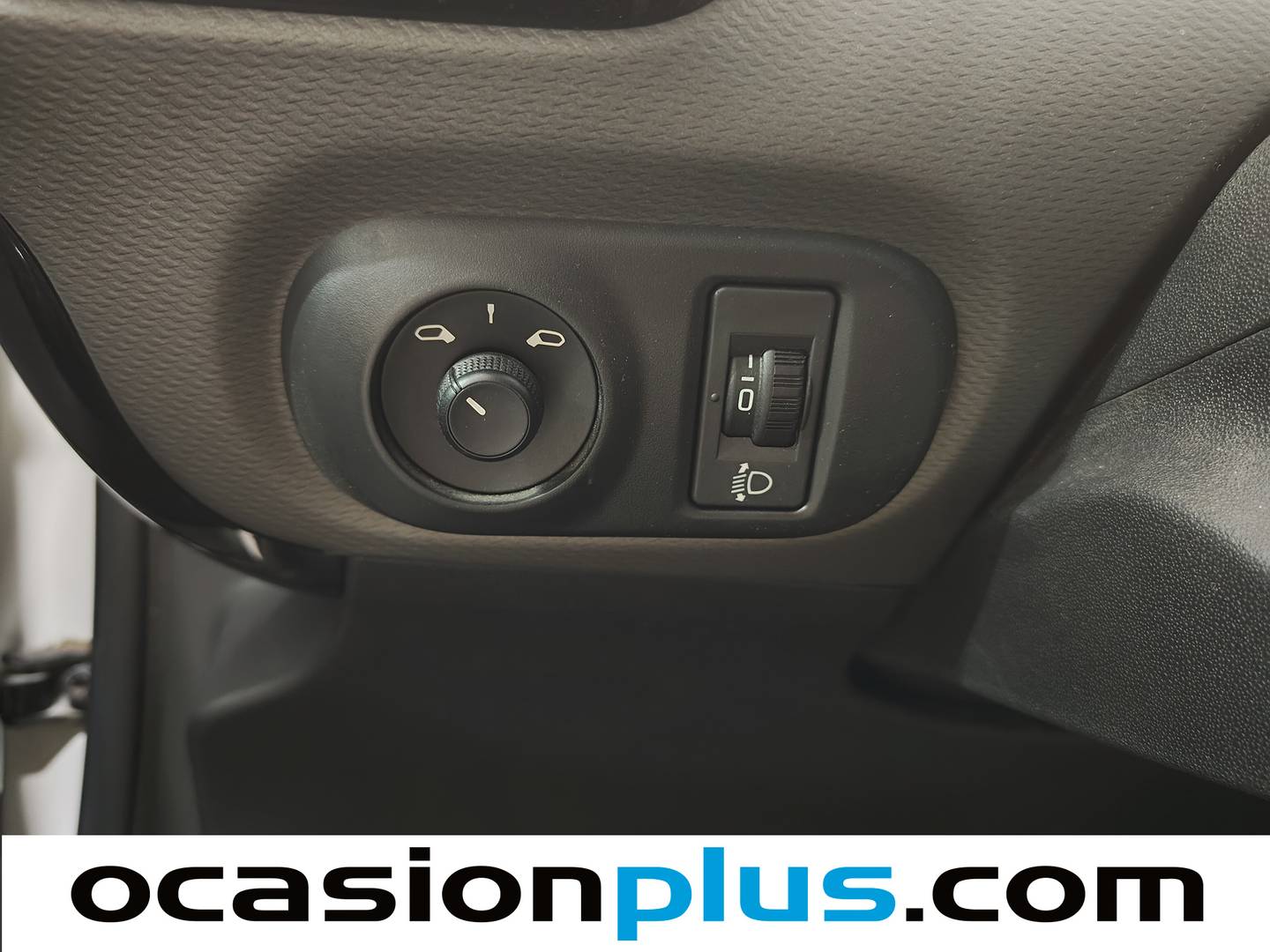 Citroën C4 Cactus Citroën C4 Cactus 1.6 BlueHDI ETG6 Shine (100 CV) 2016