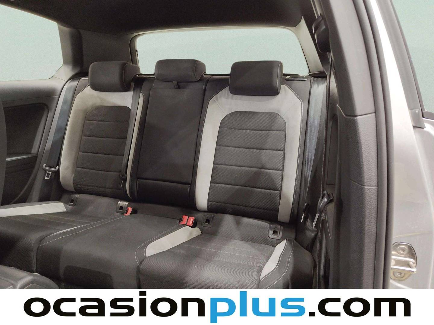 Foto asientos traseros Volkswagen Golf Volkswagen Golf R 2.0 TSI BMT 4Motion (300 CV) Paquete R-Line