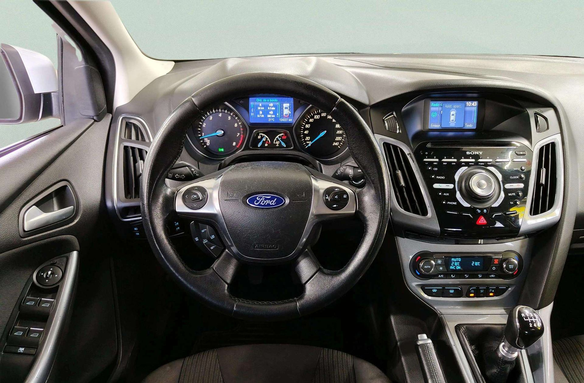 Ford Focus 1.0 EcoBoost Titanium - foto 21