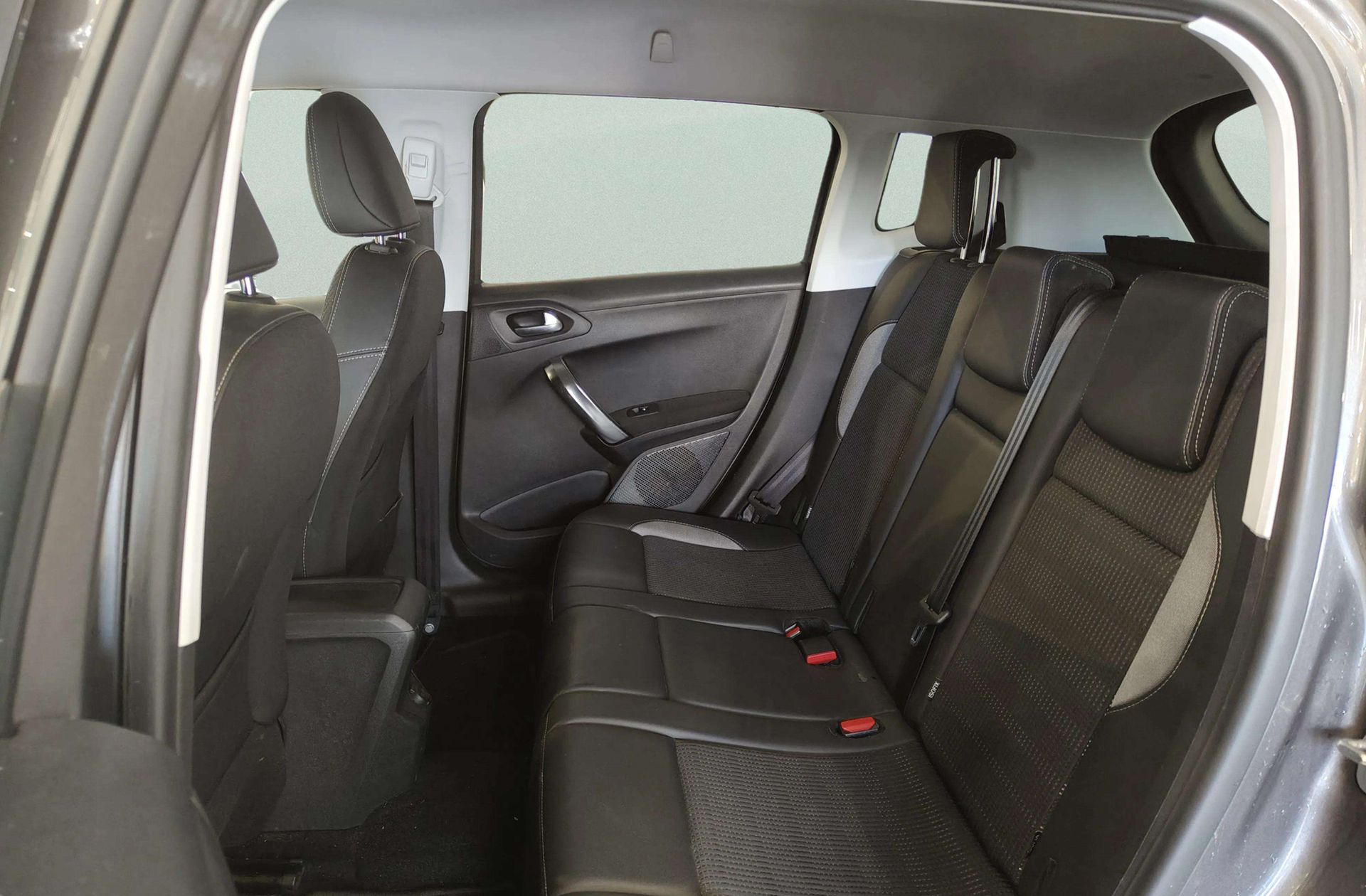 Peugeot 2008 PureTech 110 Allure - foto 11