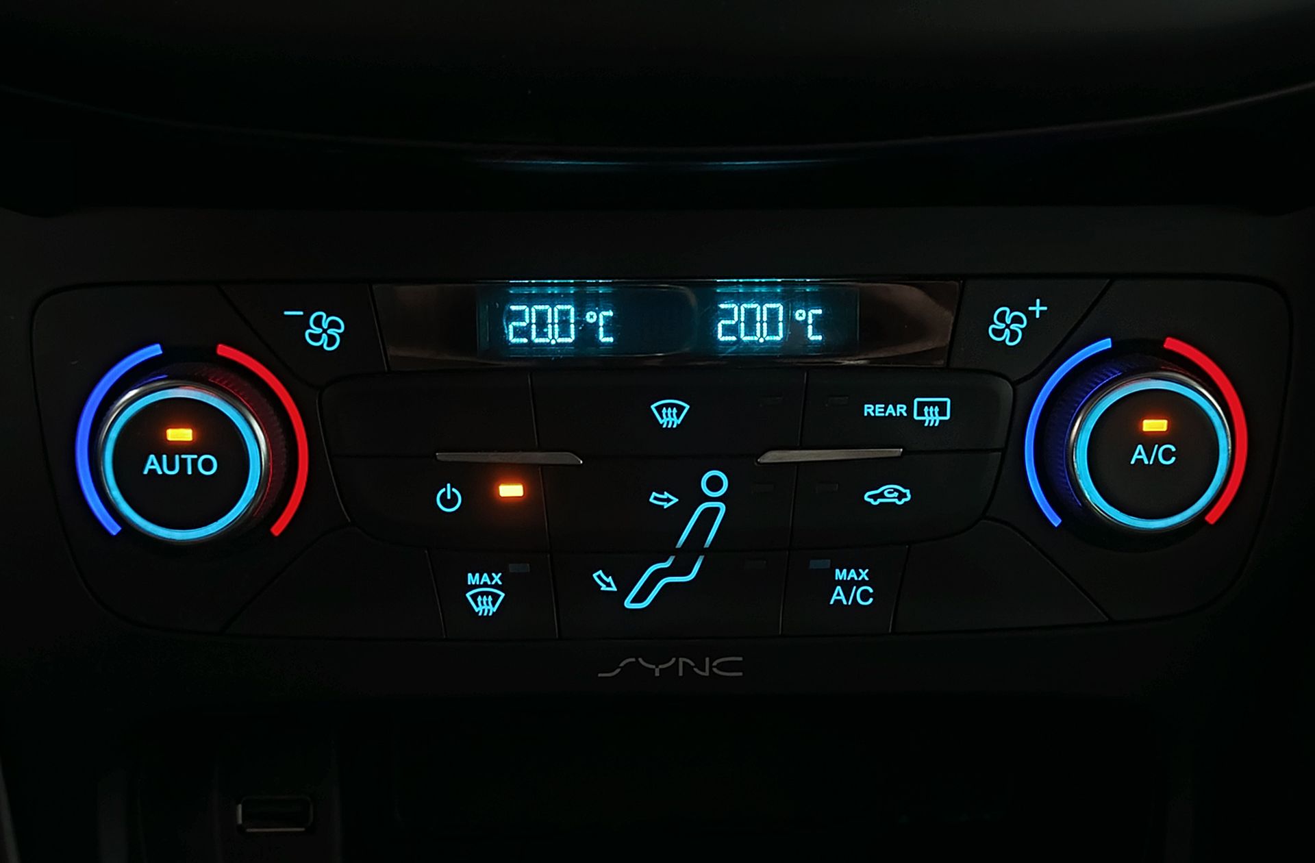 Ford Focus 1.0 EcoBoost Trend+ - foto 23