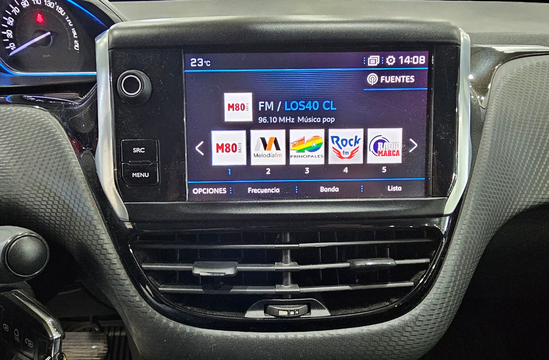 Peugeot 2008 PureTech 110 Allure EAT6 - foto 35