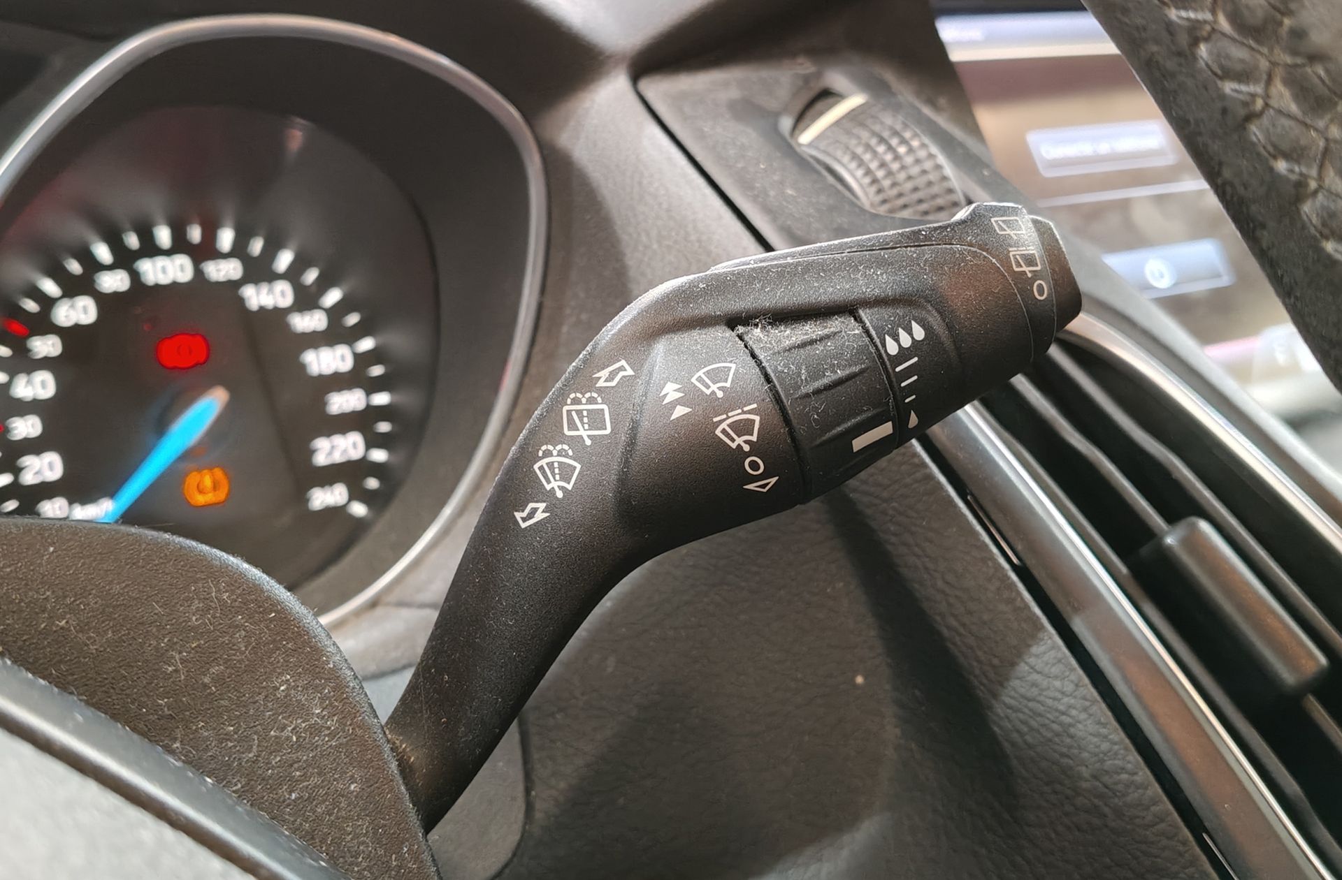 Ford Focus 1.0 EcoBoost Trend+ - foto 26