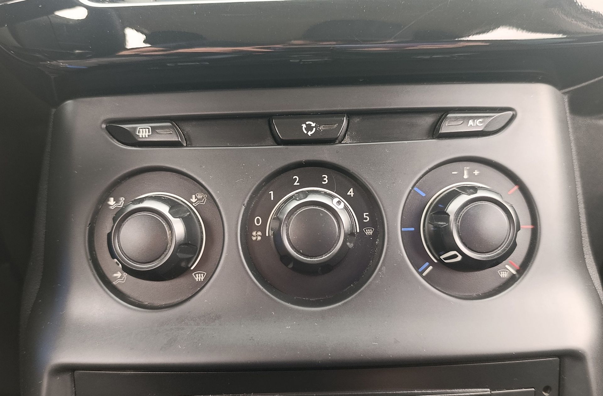Citroën C3 HDi 70 Tonic - foto 25